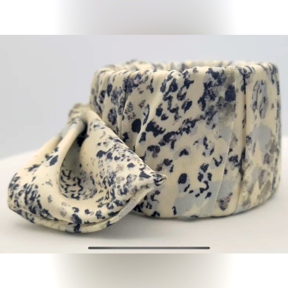 Silk Python print twilly wrapped hinged bangle cuff bracelet - Picture 3 of 6